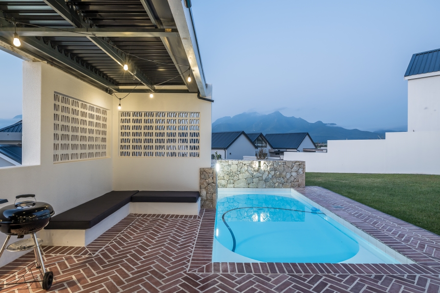4 Bedroom Property for Sale in Kingswood Golf Estate Western Cape
